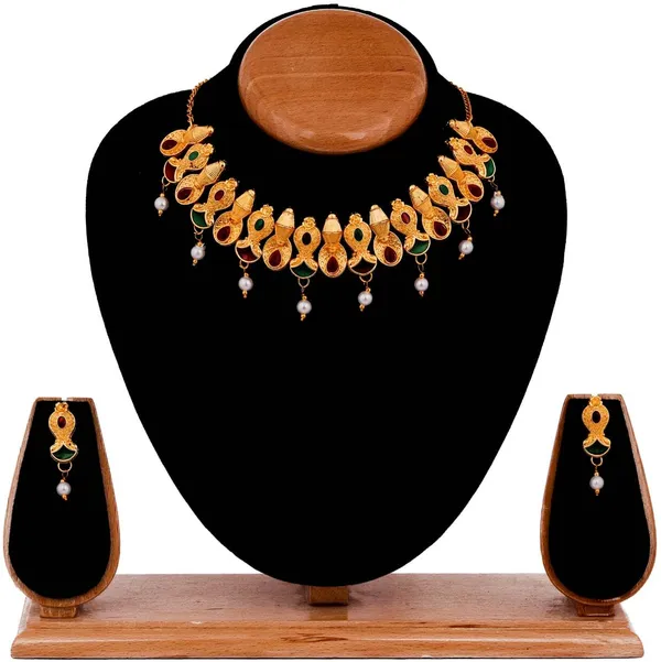 https://d1311wbk6unapo.cloudfront.net/NushopCatalogue/tr:f-webp,w-600,fo-auto/Jewellery Set11_1683720655357_iwmpeyoj3j58axu.jpg__Mewow Trends